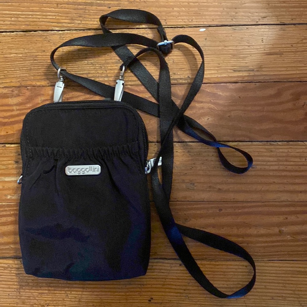 Nylon crossbody baggalini